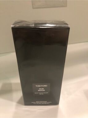 Tom Ford OUD WOOD body moisturizer